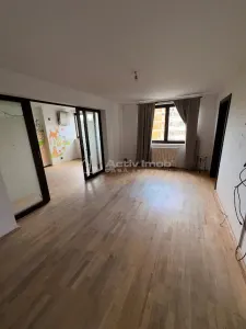 4 camere 90 mp - decomandat - Crangasi - centrala proprie - foto 2