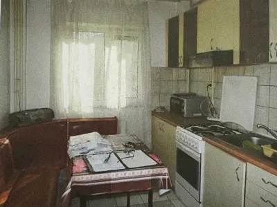 Apartament 3 camere decomandat, etajul 2, zona Judetean - foto 2