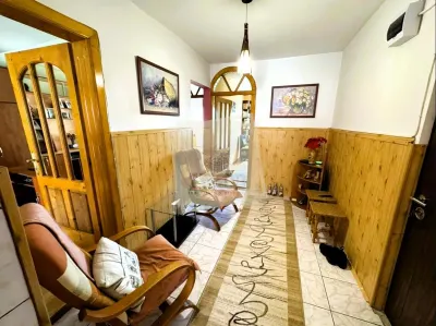 Apartament decomandat cu 3 camere 2 balcoane si pivnita in Valea Aurie - foto 4