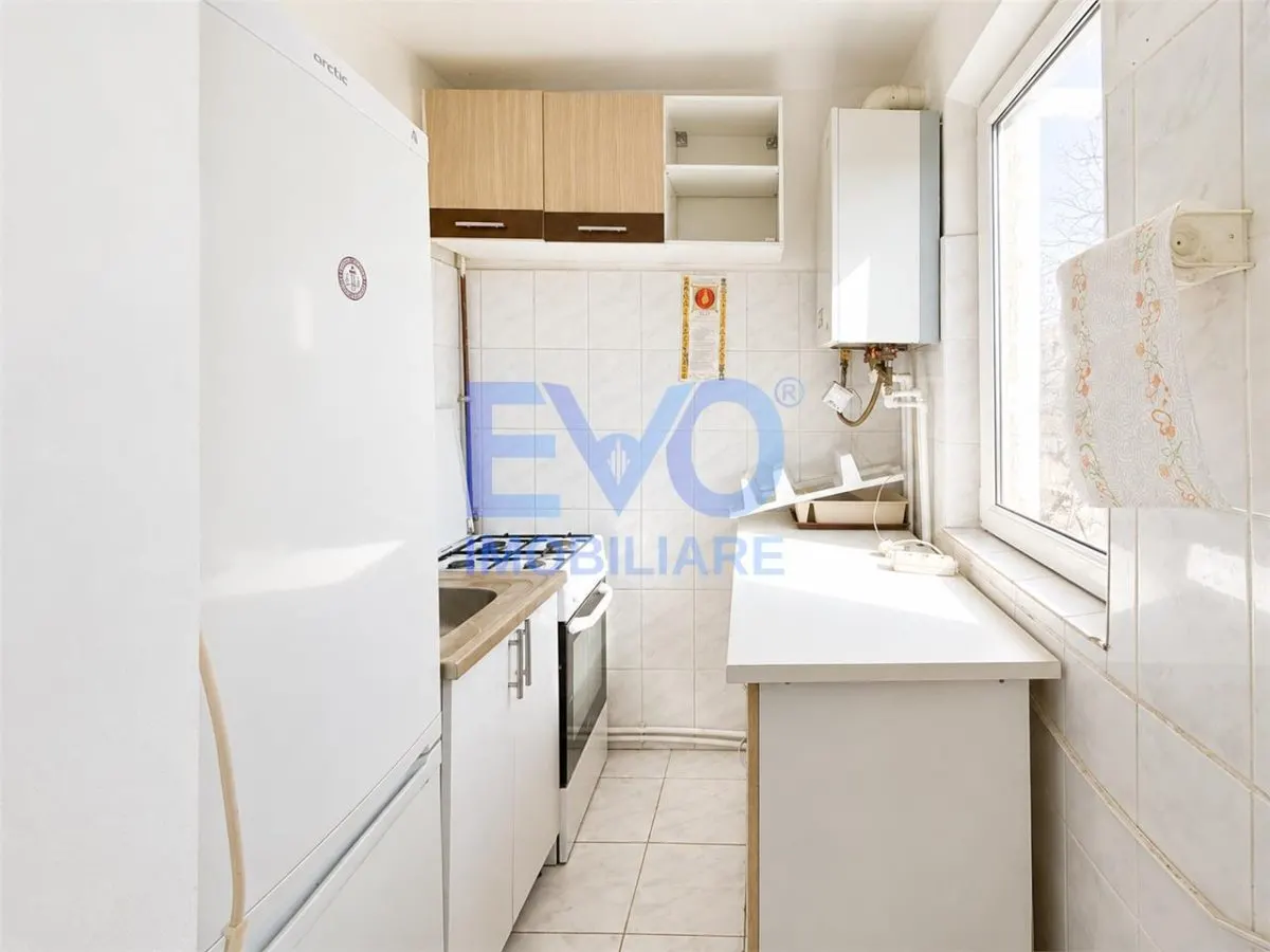 Apartament cu 3 camere, centrala termica, etajul 3, zona Tatarasi Iasi - foto 15