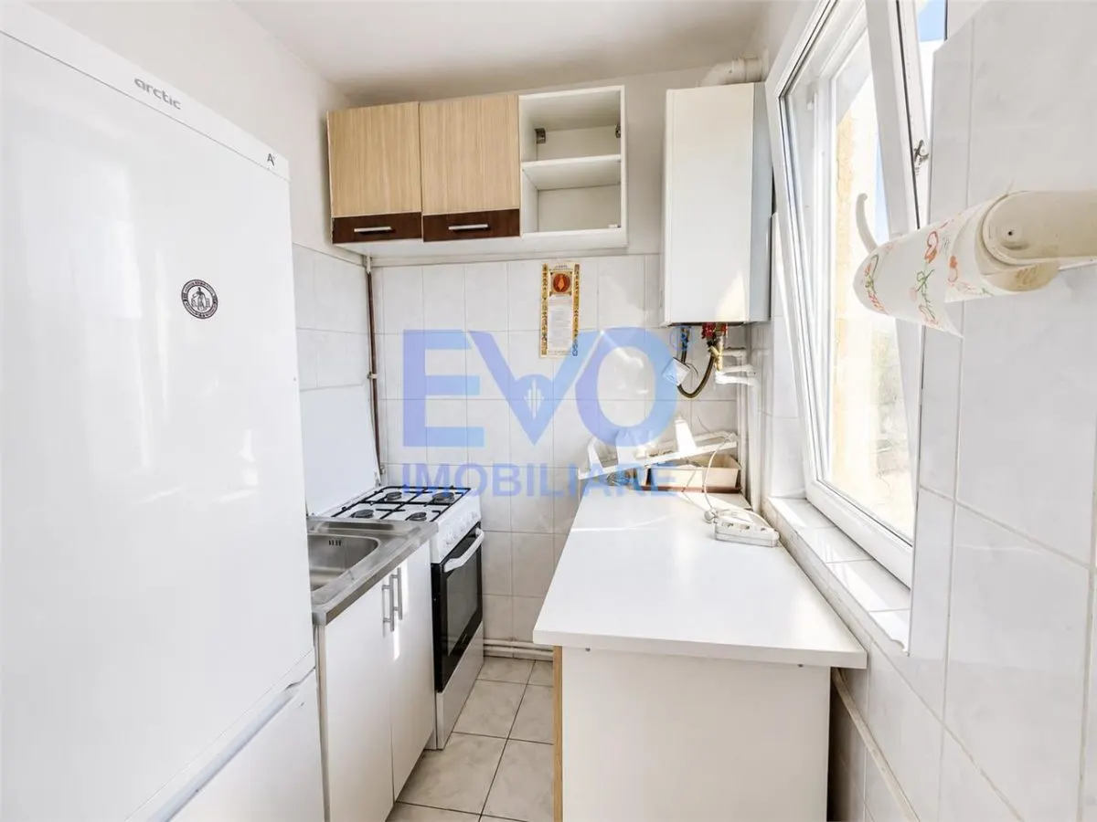 Apartament cu 3 camere, centrala termica, etajul 3, zona Tatarasi Iasi - foto 22