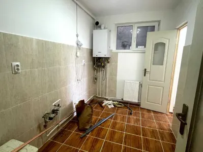 Apartament 3 camere etaj intermediar Calea Bucuresti - foto 4