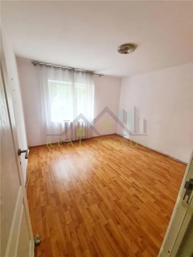 Apartament 3 camere, 2 bai, Astra- Carpatilor - foto 3