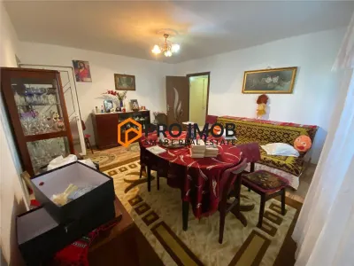 Apartament 2 camere cf 1 semidecomandat zona Berca - foto 2