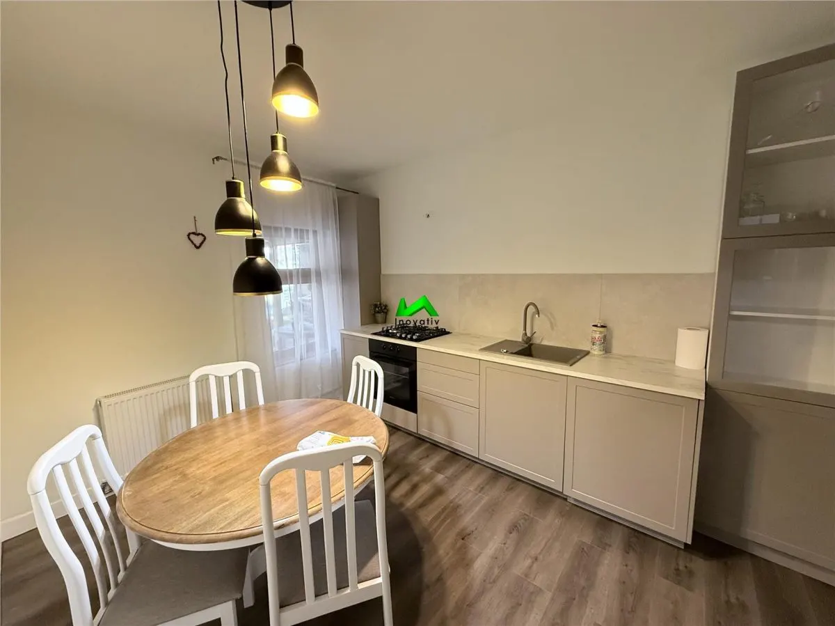 Casa individuala de inchiriat 3 camere Sibiu Central Rennes - foto 2