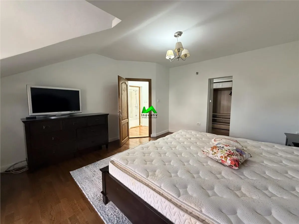 Casa individuala de inchiriat 3 camere Sibiu Central Rennes - foto 10
