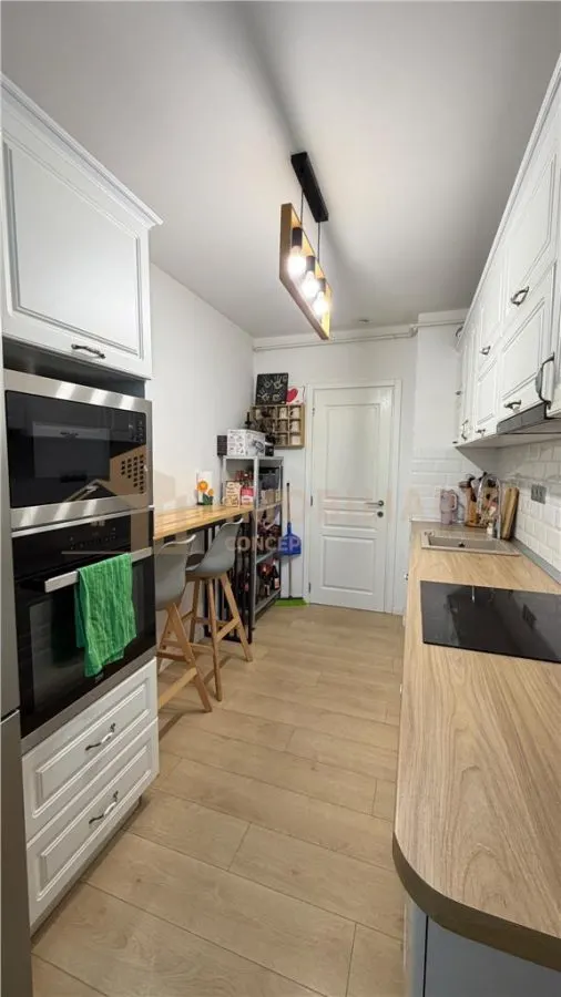 Apartament 3 camere + garaj, zona Moldovei - foto 8