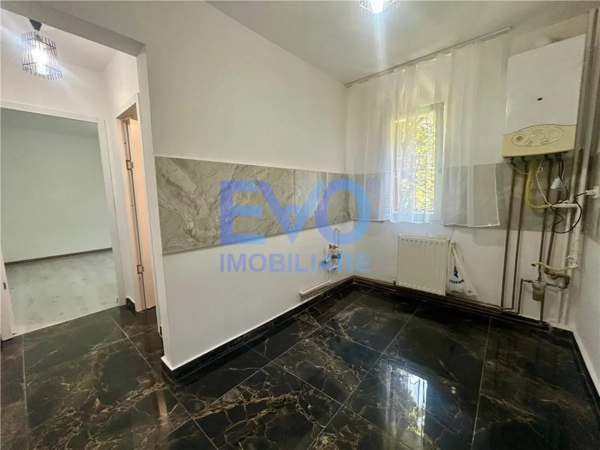 APARTAMENT 3 CAMERE DE VANZARE, ETAJUL 2, TATARASI - foto 2