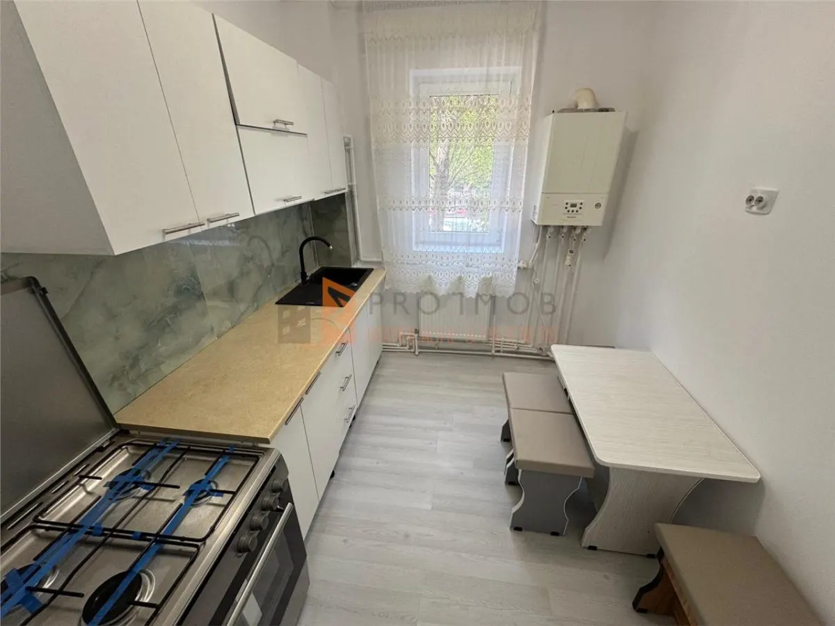 Apartament 2 camere cf 1 semidecomandat zona Balcescu - foto 6