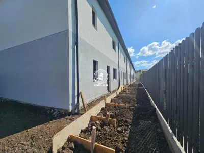 Case insiruite , 4 camere , P+1E - central in Valea Lupului - foto 3