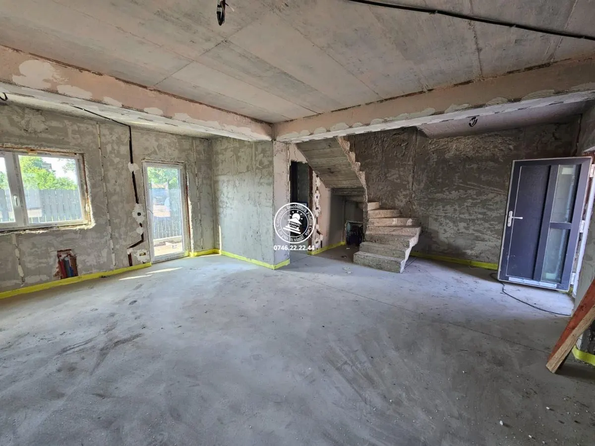 Case insiruite , 4 camere , P+1E - central in Valea Lupului - foto 6