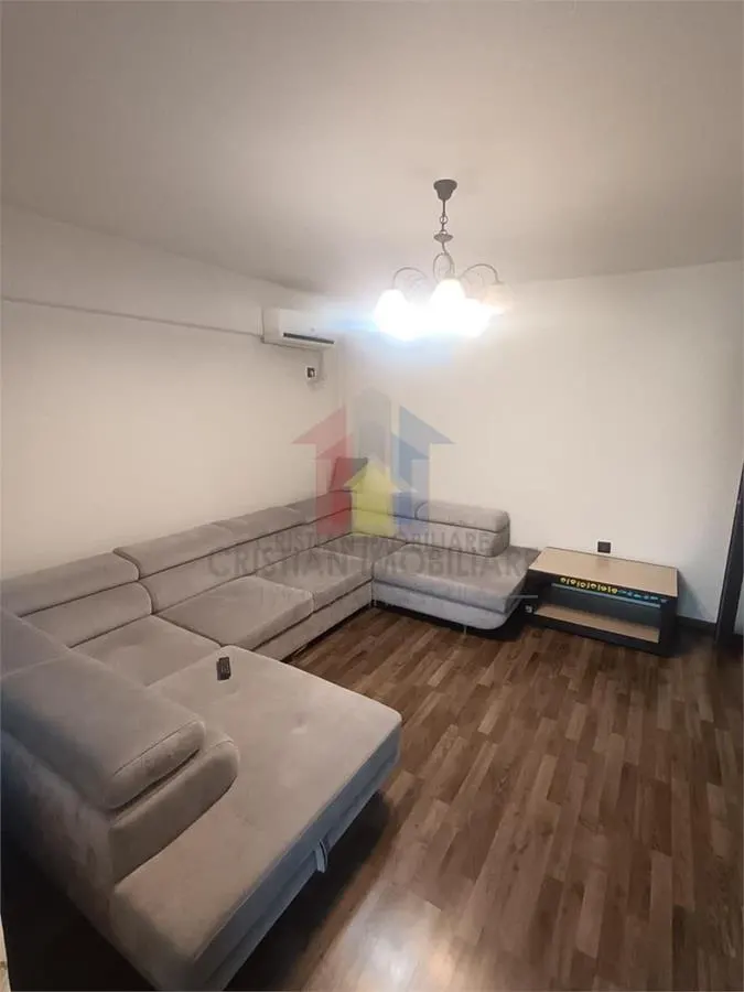 SPATIOS! Apartament 3 Camere, ETAJ 2, zona Garii - foto 3