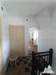 Super afacere pentru investitori compusa din teren intravilan cat vezi cu ochii plus cladiri si anexe cu istoric din perioada interbelica. - foto 14