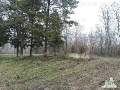 Super afacere pentru investitori compusa din teren intravilan cat vezi cu ochii plus cladiri si anexe cu istoric din perioada interbelica. - foto 22