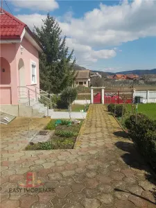 Casa de vanzare, Voiniceni, 10 arii, pivnita, 2 bucatarii, spre Unirii, Mures - foto 2