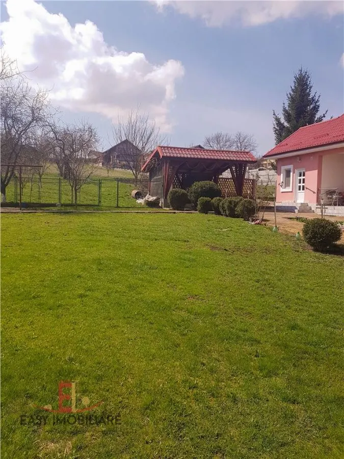 Casa de vanzare, Voiniceni, 10 arii, pivnita, 2 bucatarii, spre Unirii, Mures - foto 9