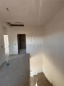 DUPLEX DESPARTIT PRIN GARAJ, MOSNITA NOUA, BUCATARIE INCHISA - foto 14