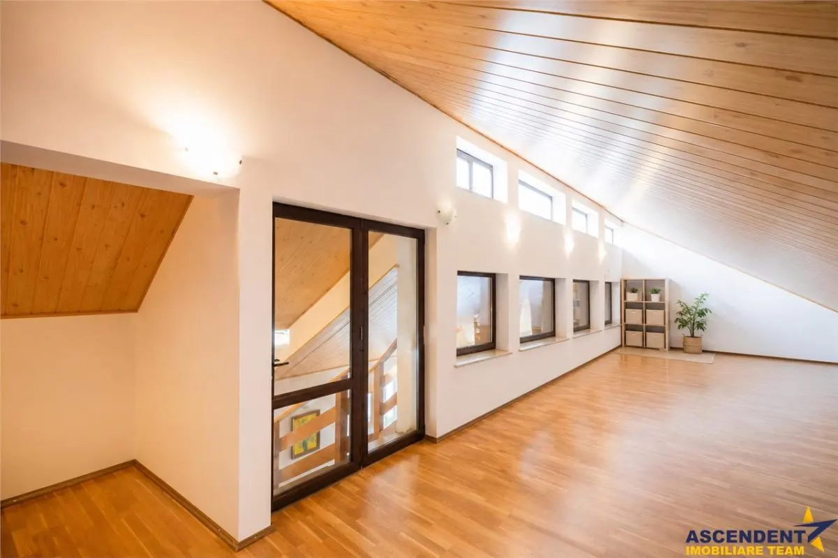 Vila stil si cu potential turistic, +8camere, 6 bai, panorama, terase, gradina, Busteni, Valea Alba. - foto 23