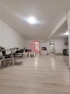 Casa Renovata si Mobilata Complet - Pozitionare Excelenta - Aproape de Delfinariu si Bd Mamaia - foto 2