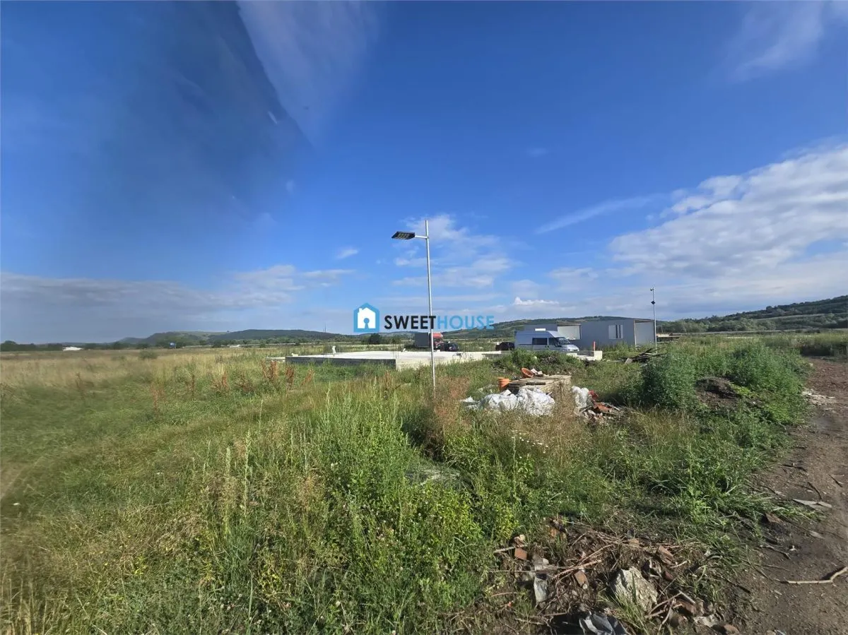 Teren cu autorizatie de construire si fundatie existenta - foto 3