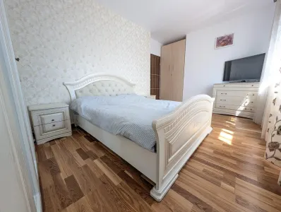 Apartament 3 camere + Terasa, Garaj - foto 2