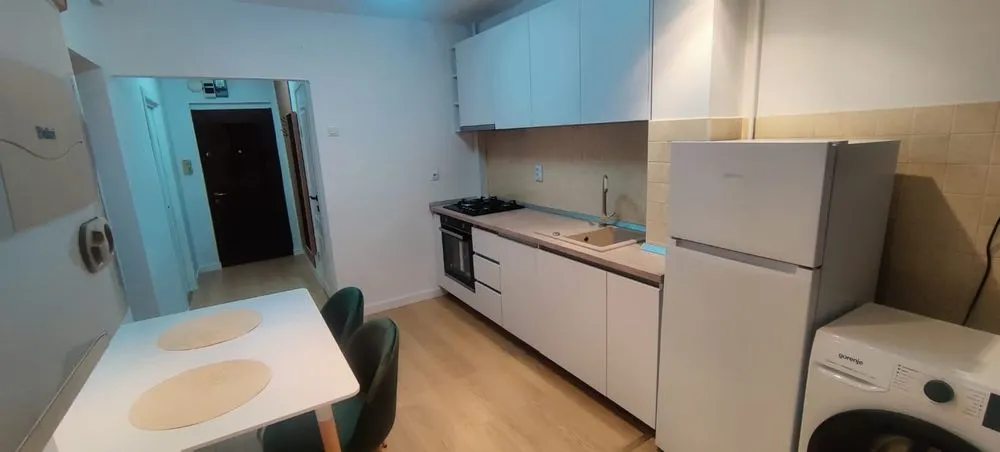 Apartament decomandat 2 camere mobilat-utilat modern,121500 Euro - foto 2