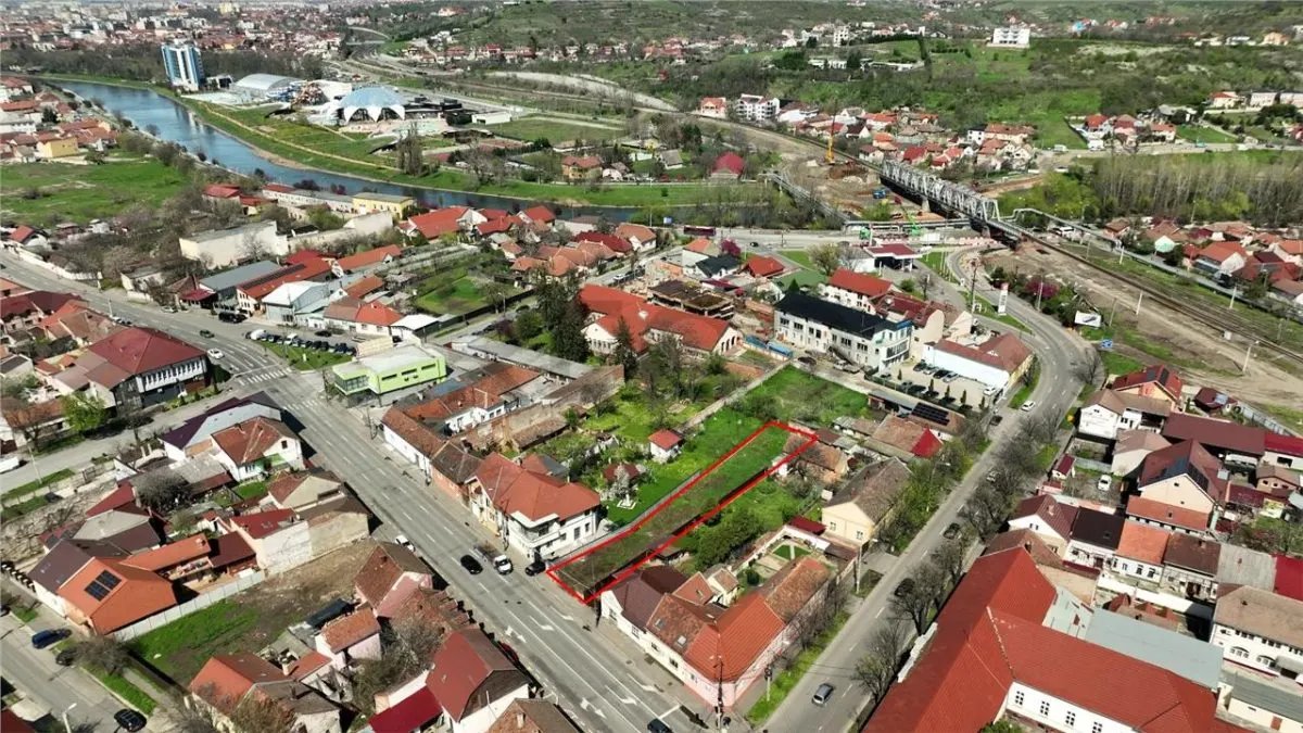 RECO Teren pentru dezvoltare  -zona   comerciala - Calea Clujului Oradea - foto 1