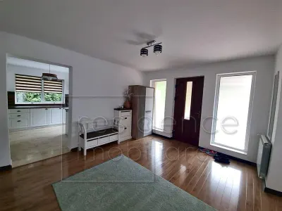Pet friendly! Casa spatioasa cu 5 camere, Europa+2 Garaje - foto 17