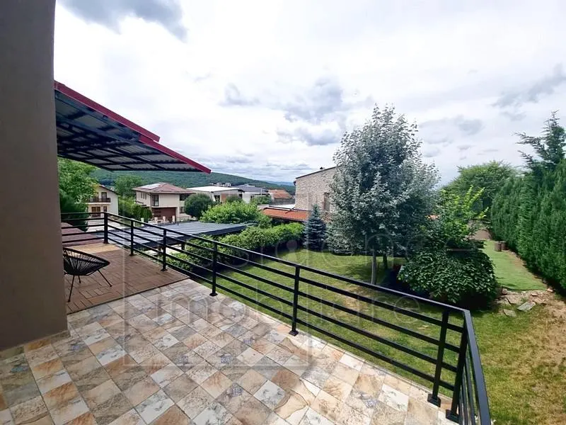 Pet friendly! Casa spatioasa cu 5 camere, Europa+2 Garaje - foto 3