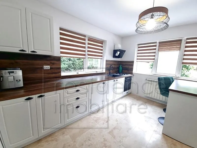 Pet friendly! Casa spatioasa cu 5 camere, Europa+2 Garaje - foto 7