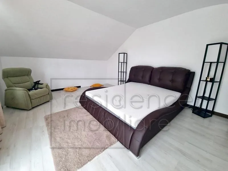 Pet friendly! Casa spatioasa cu 5 camere, Europa+2 Garaje - foto 8