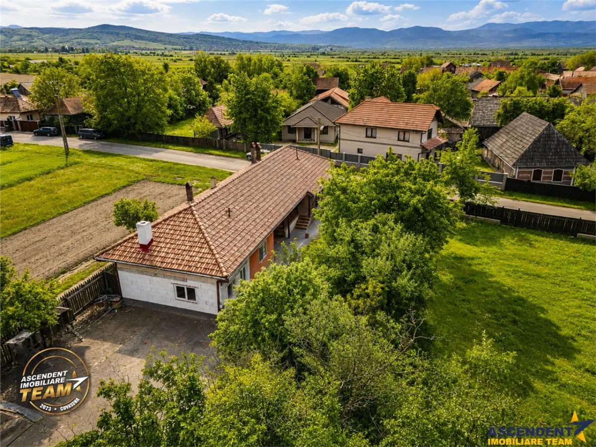 1.200mp teren si casa cu gradina inflorata, aproape de Targu Secuiesc: Belani - foto 12