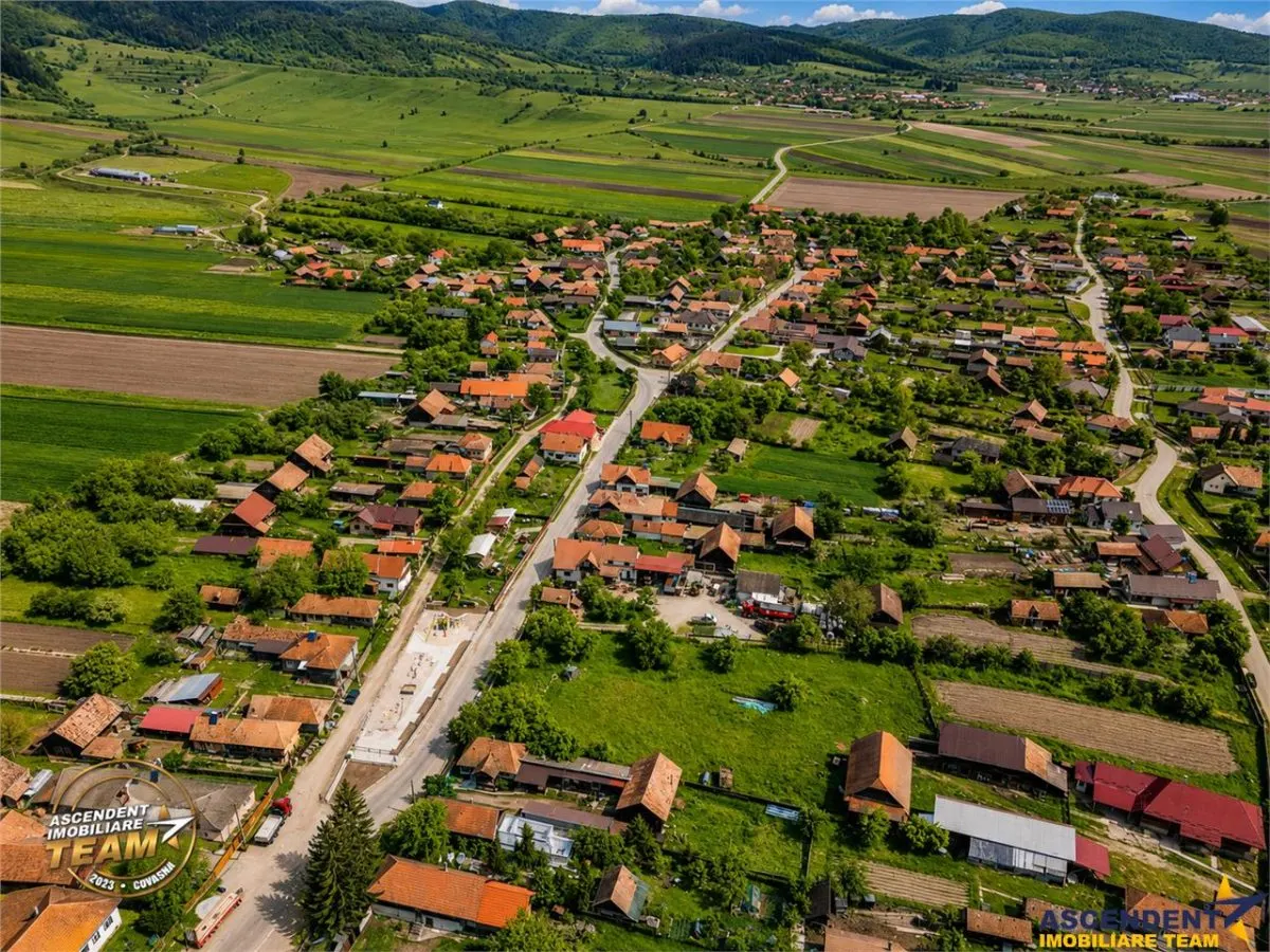 1.200mp teren si casa cu gradina inflorata, aproape de Targu Secuiesc: Belani - foto 14