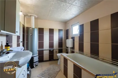 1.200mp teren si casa cu gradina inflorata, aproape de Targu Secuiesc: Belani - foto 18