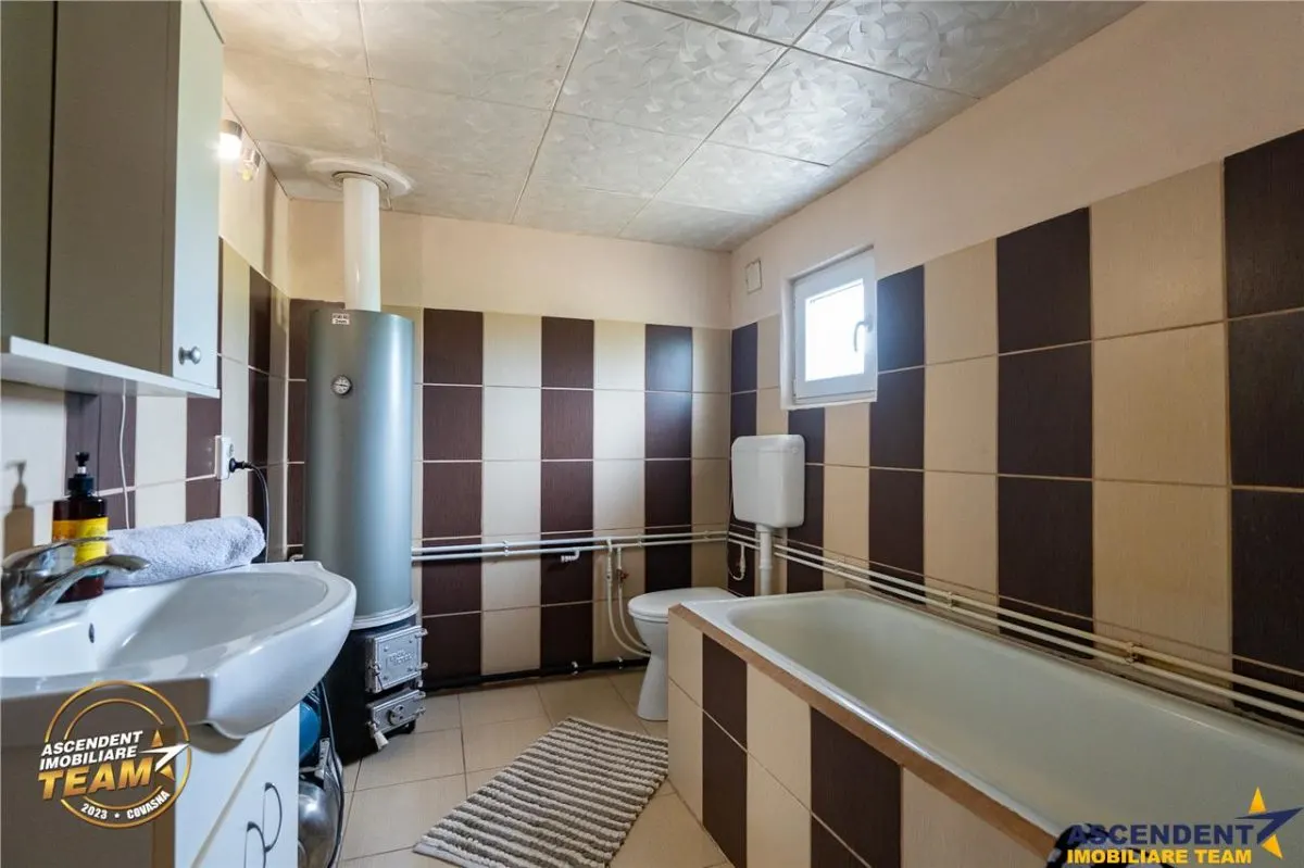 1.200mp teren si casa cu gradina inflorata, aproape de Targu Secuiesc: Belani - foto 18