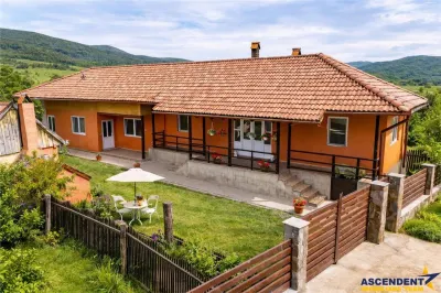1.200mp teren si casa cu gradina inflorata, aproape de Targu Secuiesc: Belani - foto 3