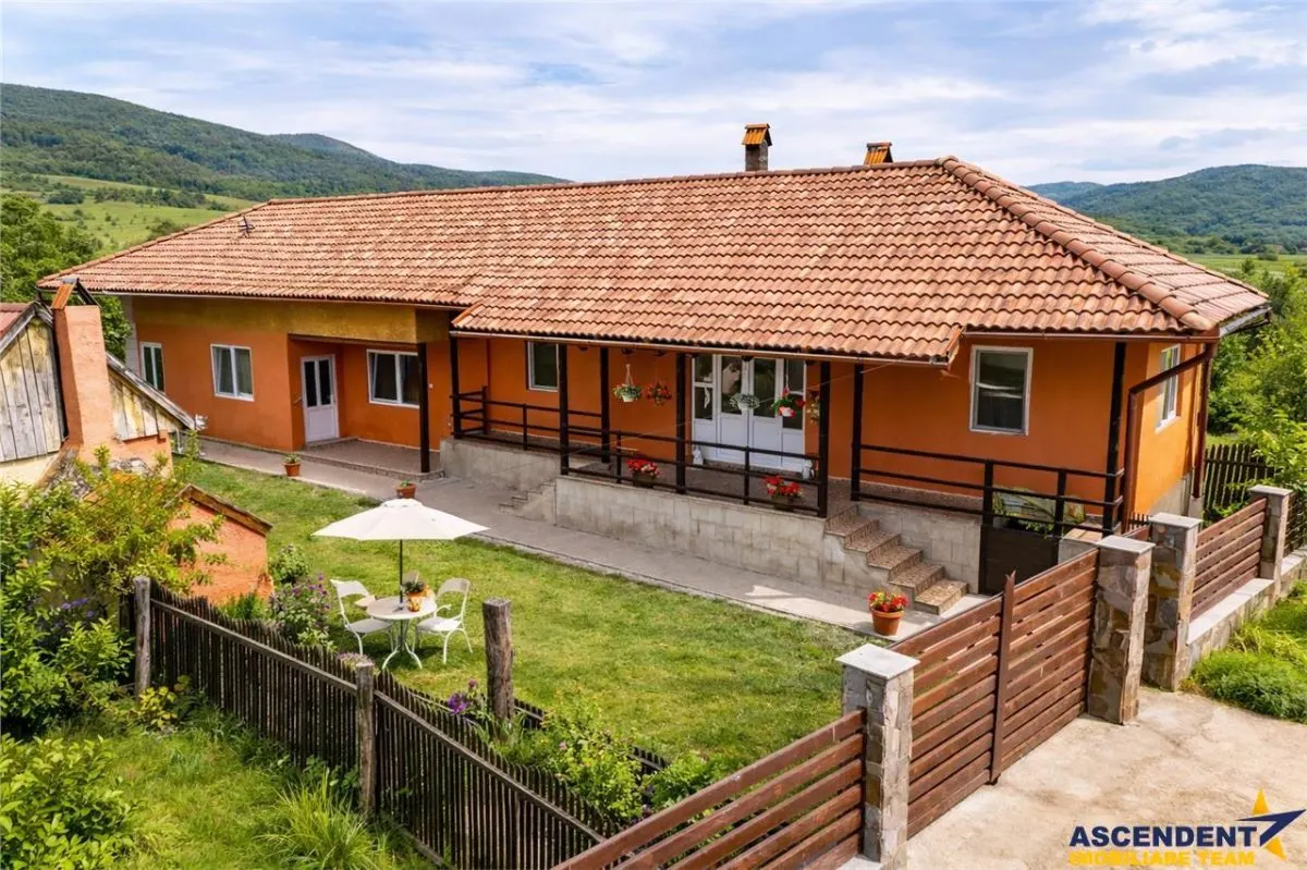 1.200mp teren si casa cu gradina inflorata, aproape de Targu Secuiesc: Belani - foto 3