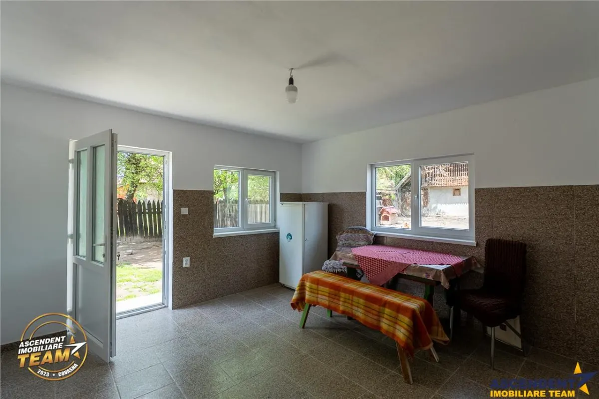 1.200mp teren si casa cu gradina inflorata, aproape de Targu Secuiesc: Belani - foto 9