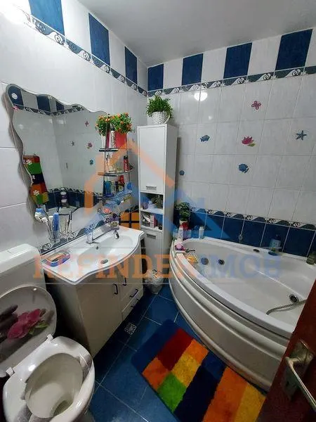 Apartament de vanzare cu 3 camere, 2 gr sanitare - zona 13 Septembrie - foto 7