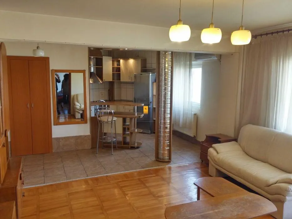 Inchiriere apartament  2 camere zona Piata Mihai Viteazul - foto 4