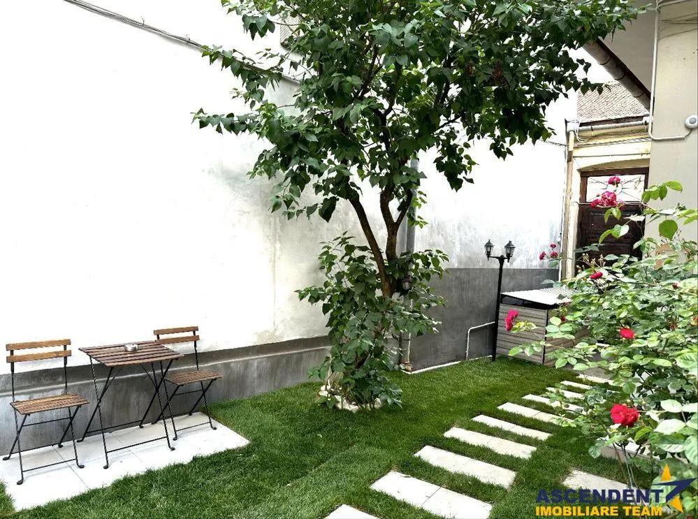 Casa cu 3 apartamente + transfer afacere, locuri parcare, Centrul Istoric, Brasov - foto 22