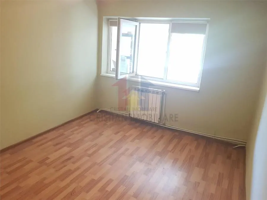 3 camere, GARII, conf 1, parter cu balcon 19 mp, liber - foto 2