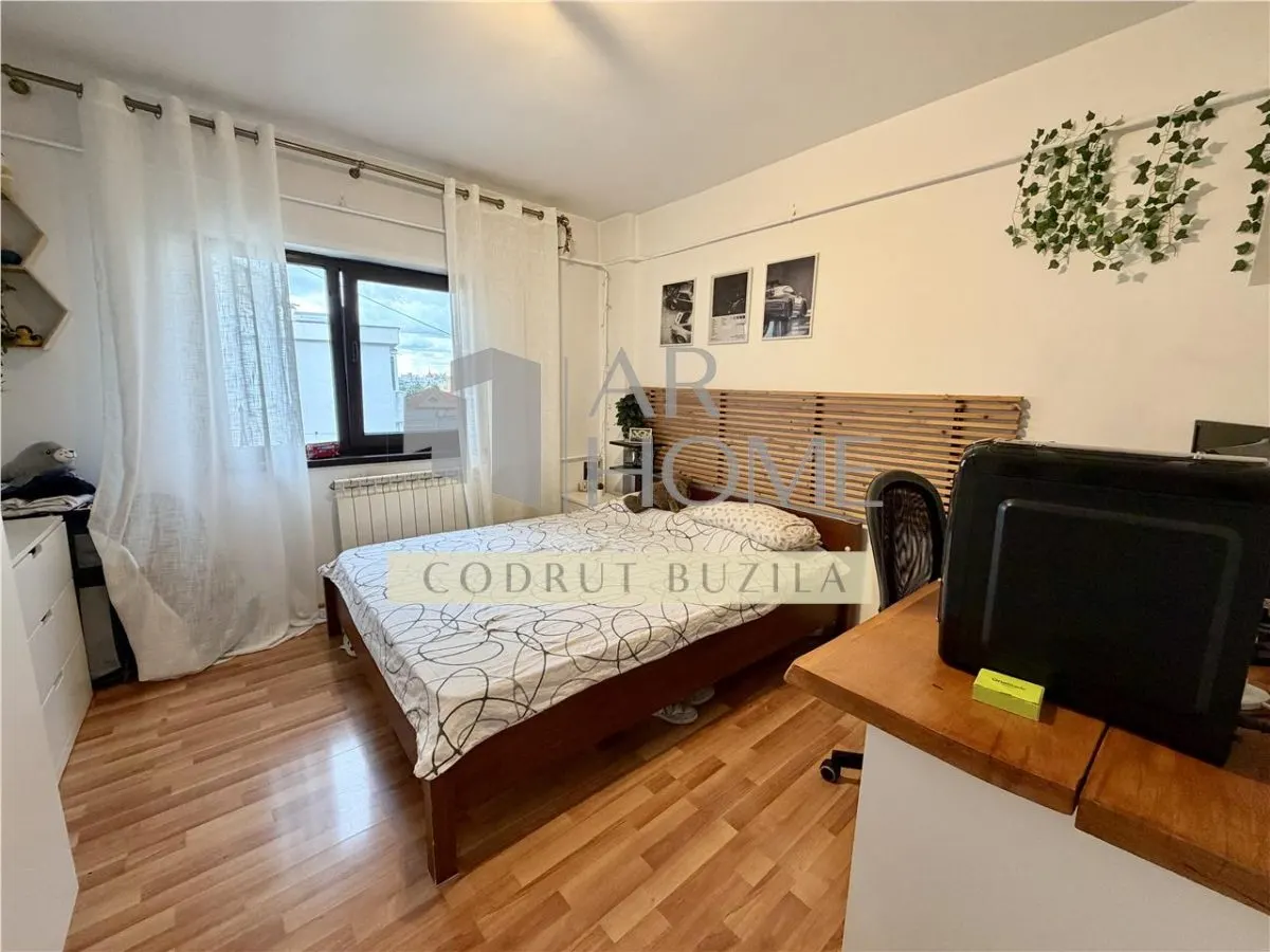 Apartament 3 camere, decomandat, ultracentral, Ploiesti - foto 4