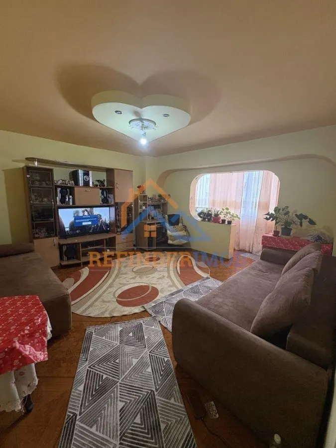 Apartament de vanzare cu 3 camere, zona 13 Septembrie - foto 1