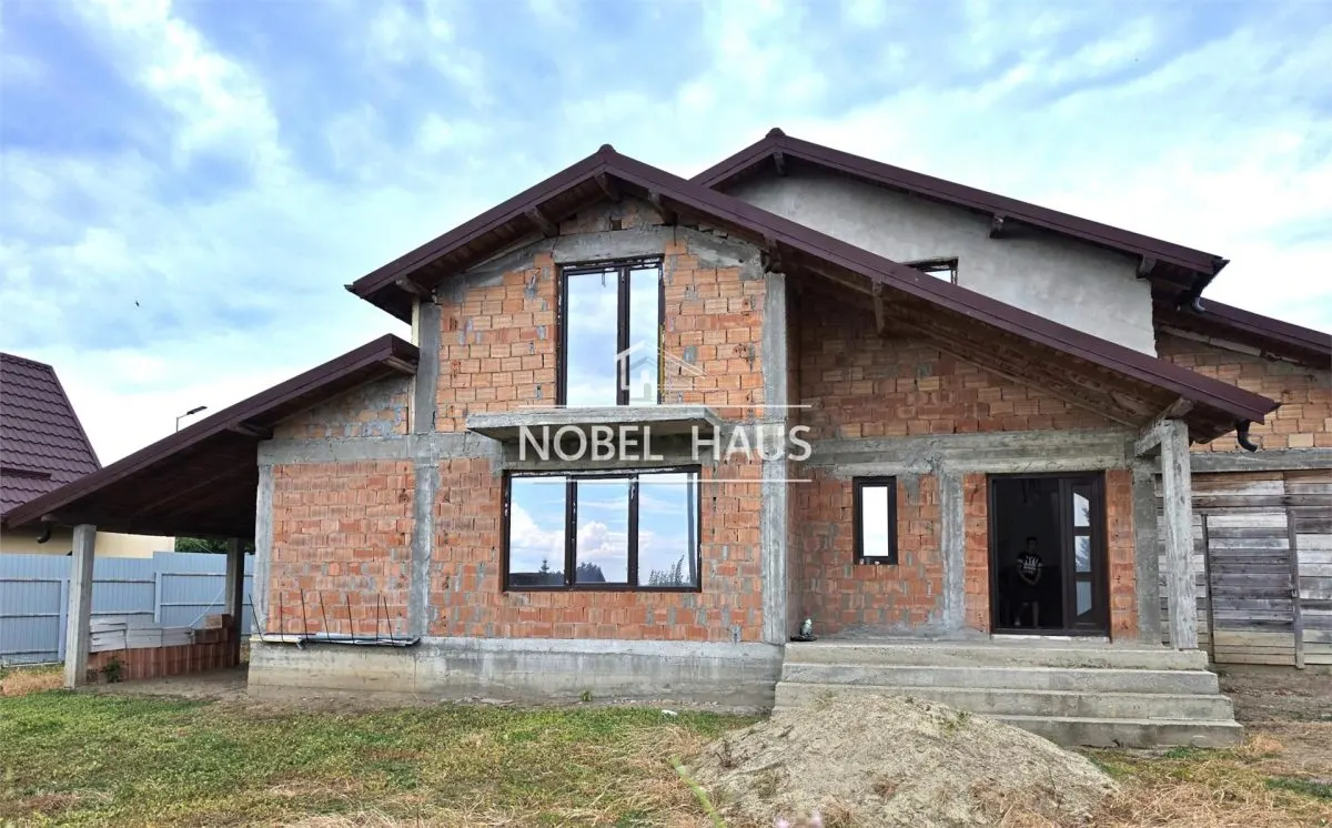 Casa noua 320 mp, teren intravilan 600 mp, Barlad - foto 1