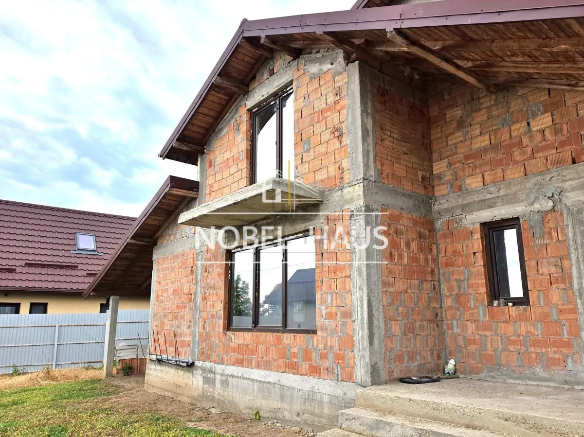 Casa noua 320 mp, teren intravilan 600 mp, Barlad - foto 2