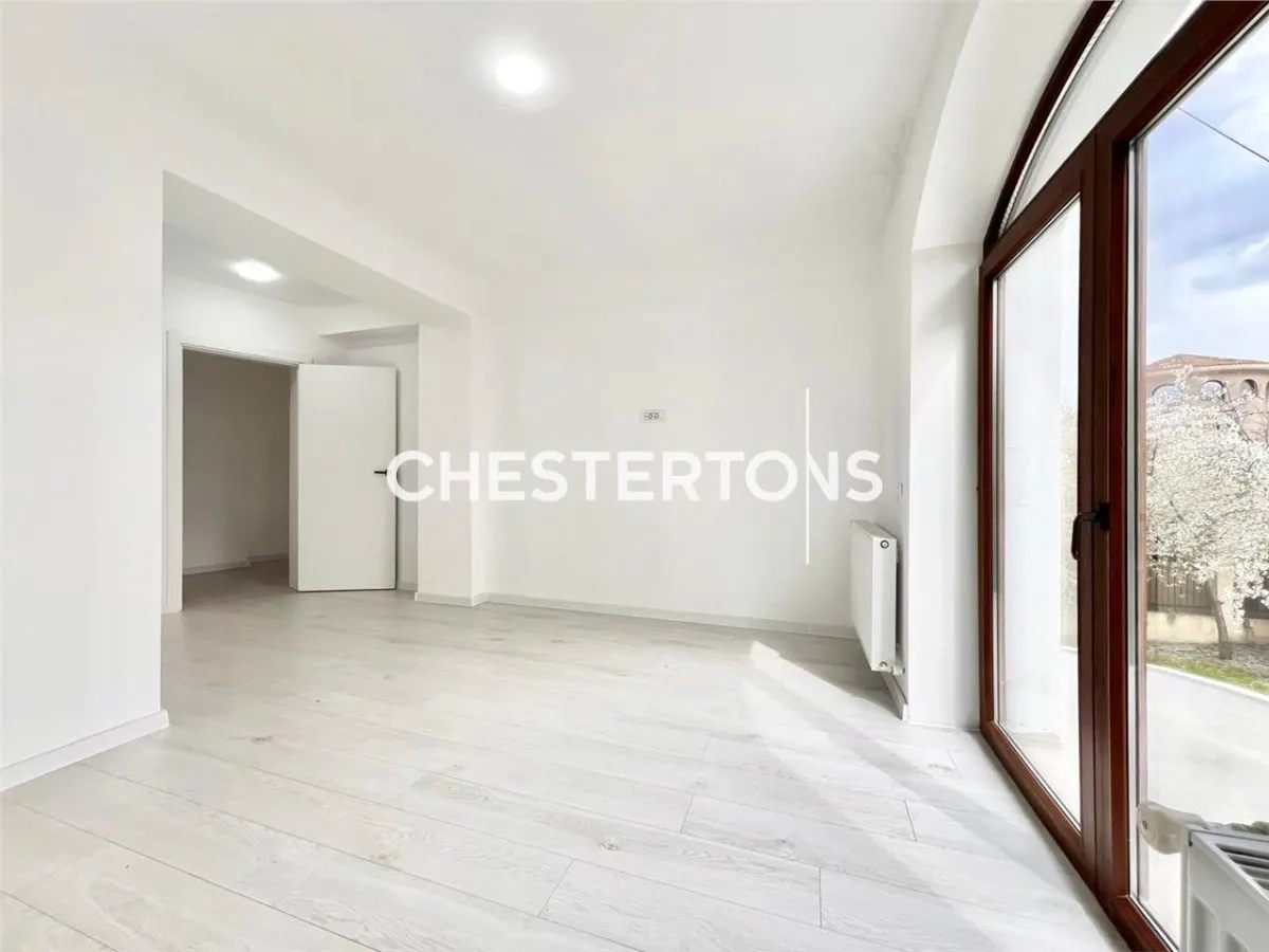 Vila lux cu arhitectura deosebita in Prelungirea Ghencea - foto 13