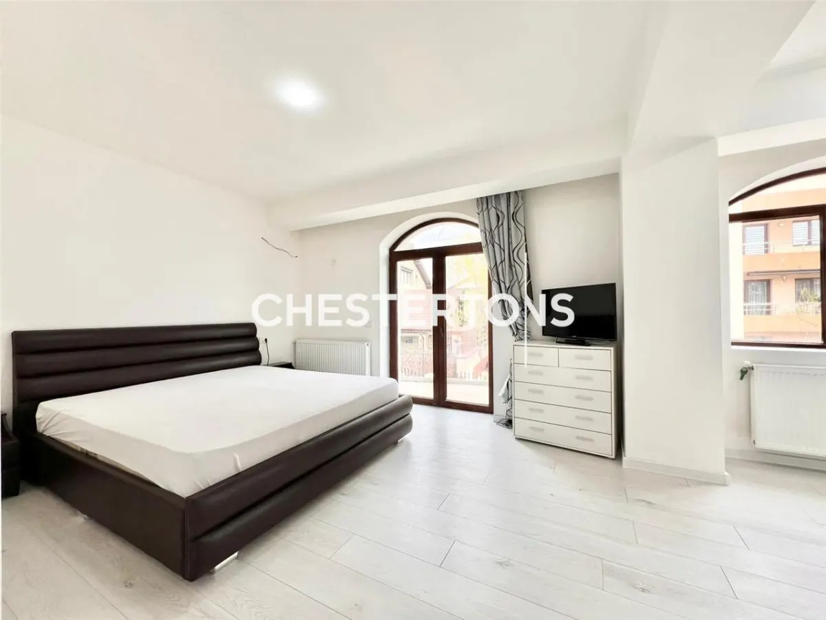 Vila lux cu arhitectura deosebita in Prelungirea Ghencea - foto 16