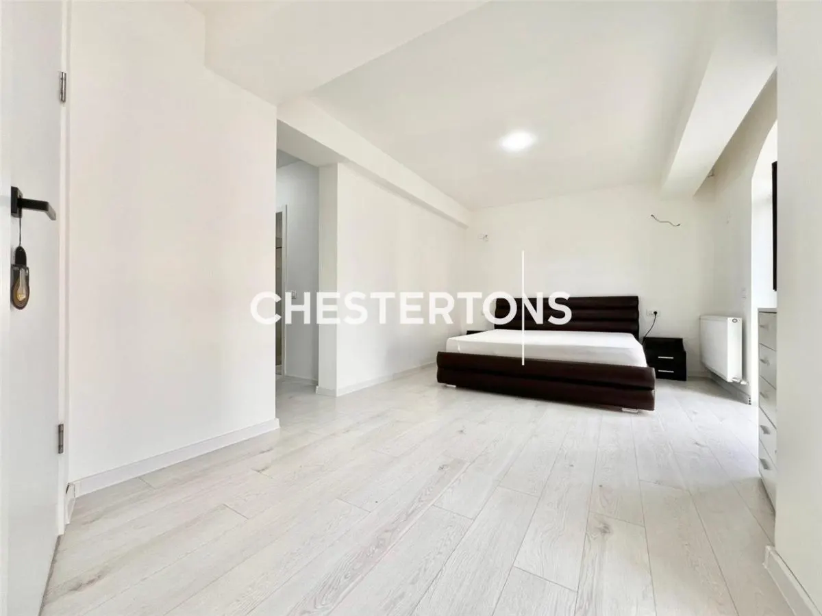 Vila lux cu arhitectura deosebita in Prelungirea Ghencea - foto 19