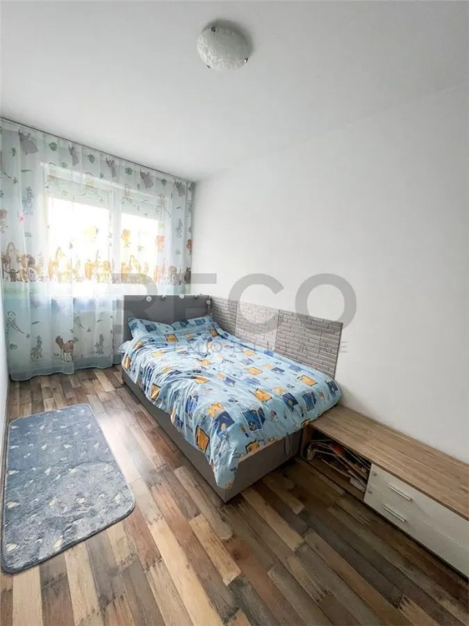 RECO, Apartament 3 camere, gata de mutat,  Zona Rogerius, Oradea - foto 4